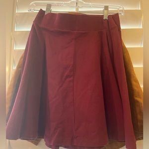 Flowy skater girl maroon skirt